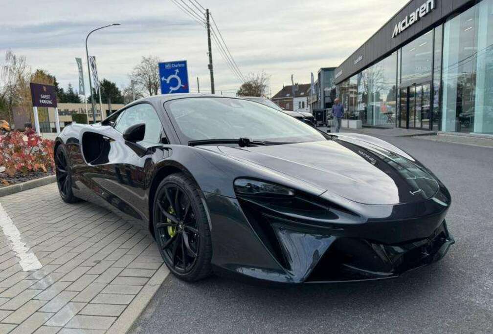McLaren Tech Lux