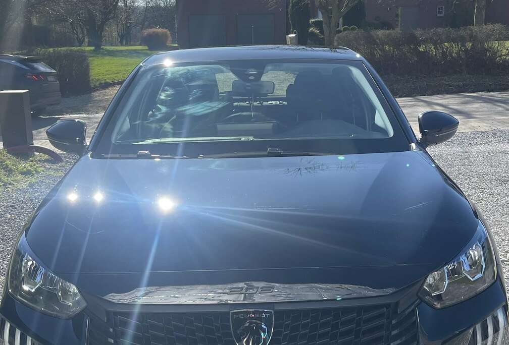 Peugeot 1.2i Hybrid Style e-DCS