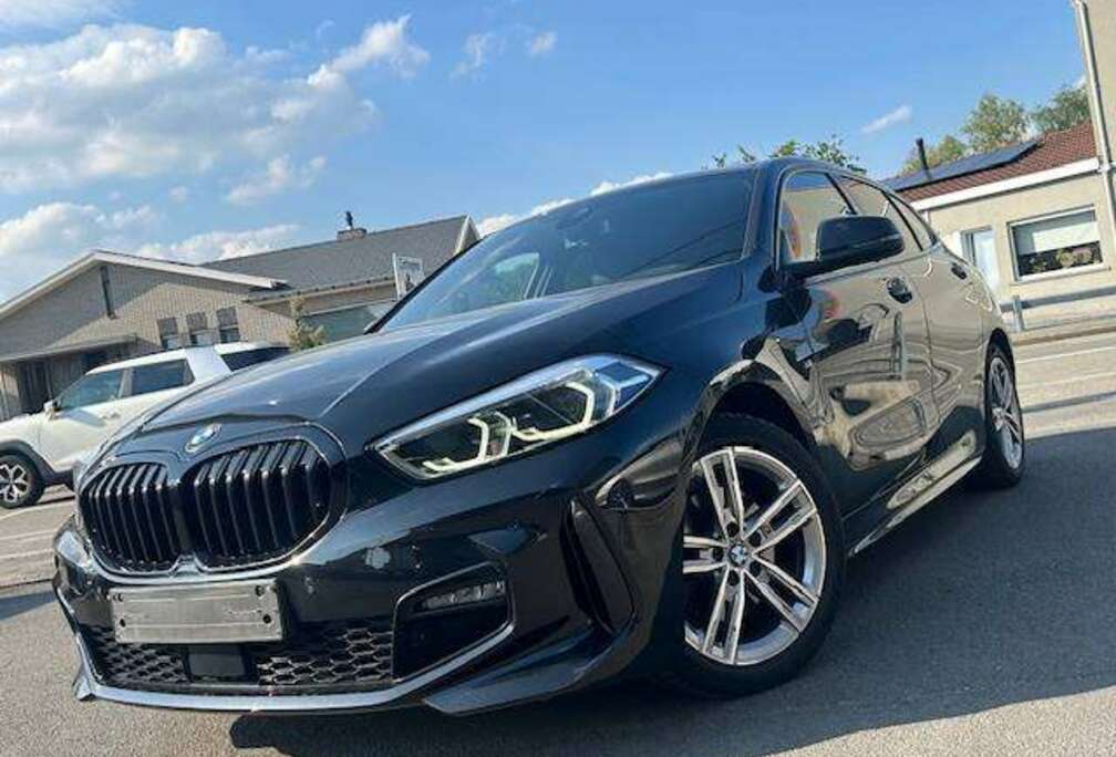 BMW 118iA M-pakket Shadowline Electr kofferklep Camera led Apple carplay Android...