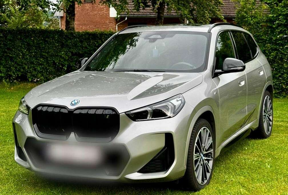 BMW iX1 xDrive30 M Sport  22kW  TVA Recup  Garantie