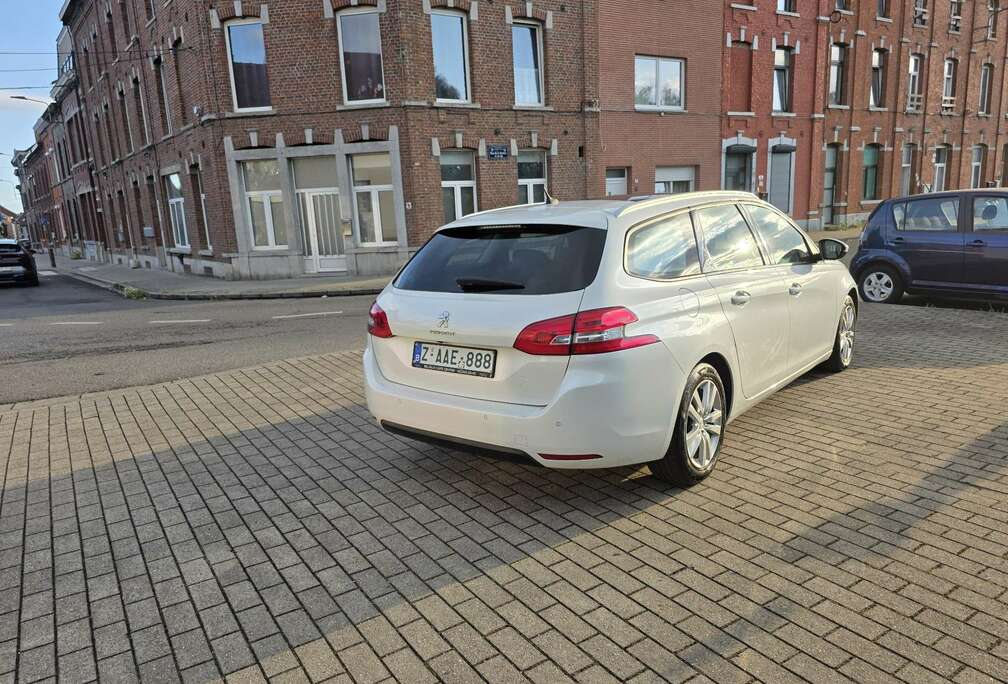 Peugeot SW 1.6 e-HDi 115ch FAP BVM6 Série Spéciale Style