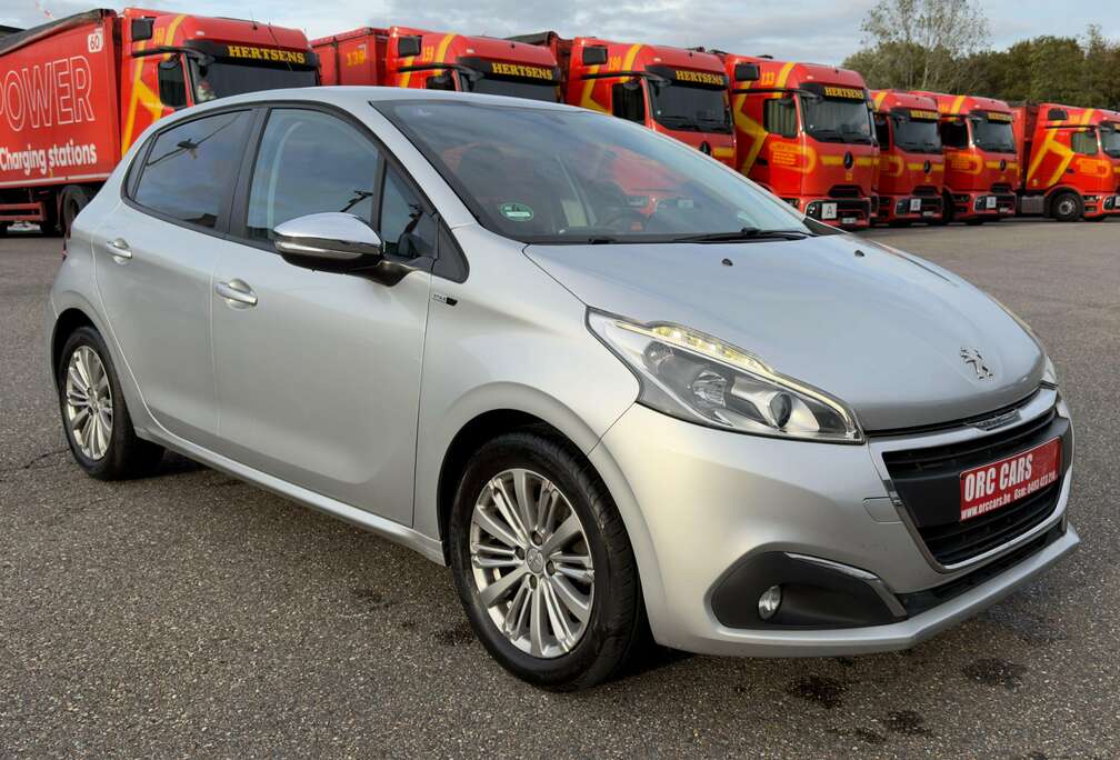 Peugeot PEUGEOT 208 STYLE 1.2 BENZINE – NAVIGATIE – CRUISE CONTROL – DISTRIBUTIERIEM VERVANGEN