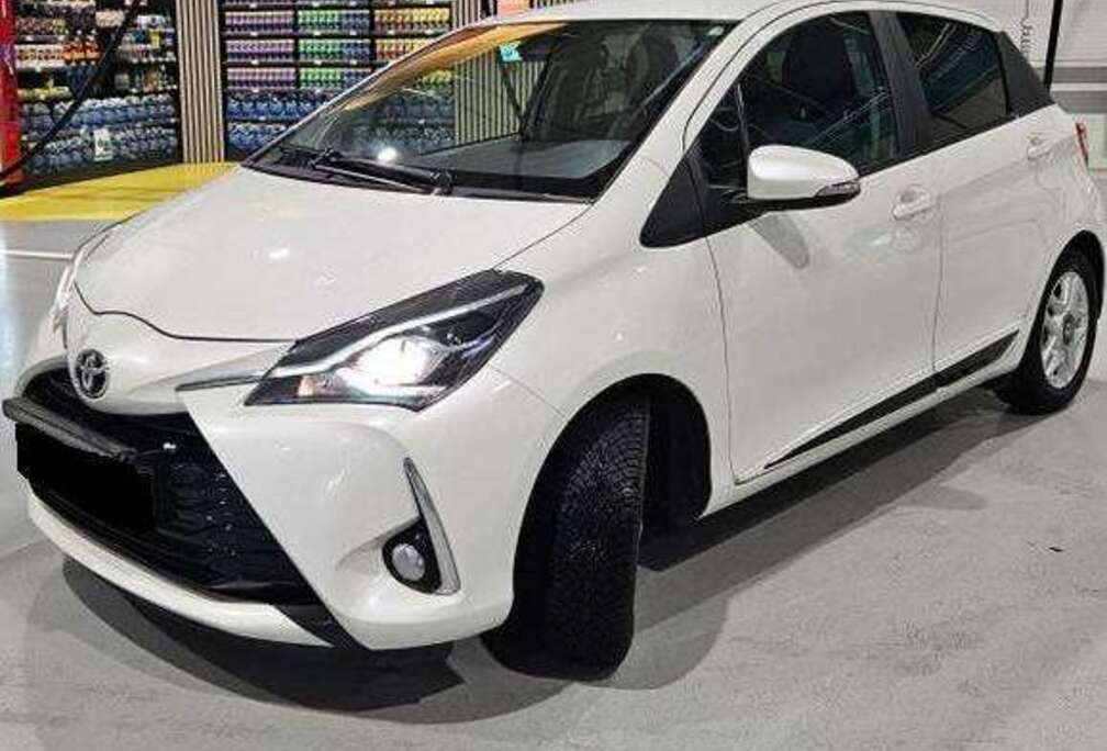 Toyota Yaris 1.0i VVT-i Active and pack Live 2