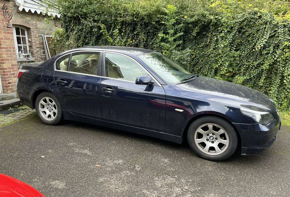 BMW 520i