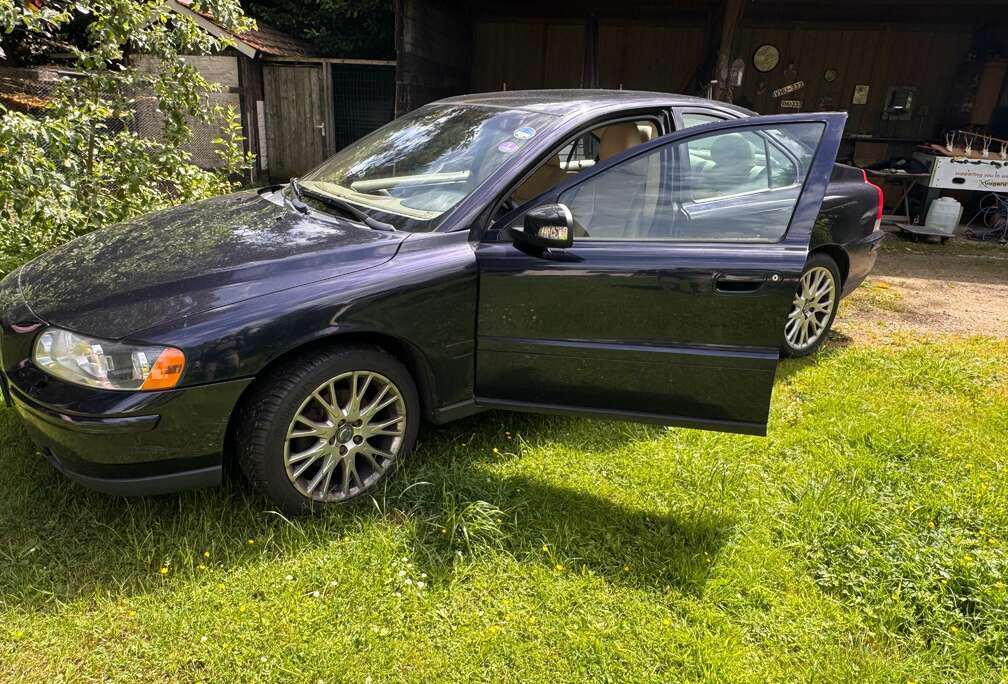 Volvo S60 2.4i 20v Summum
