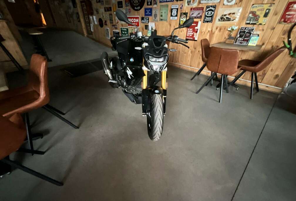 BMW Naked bike