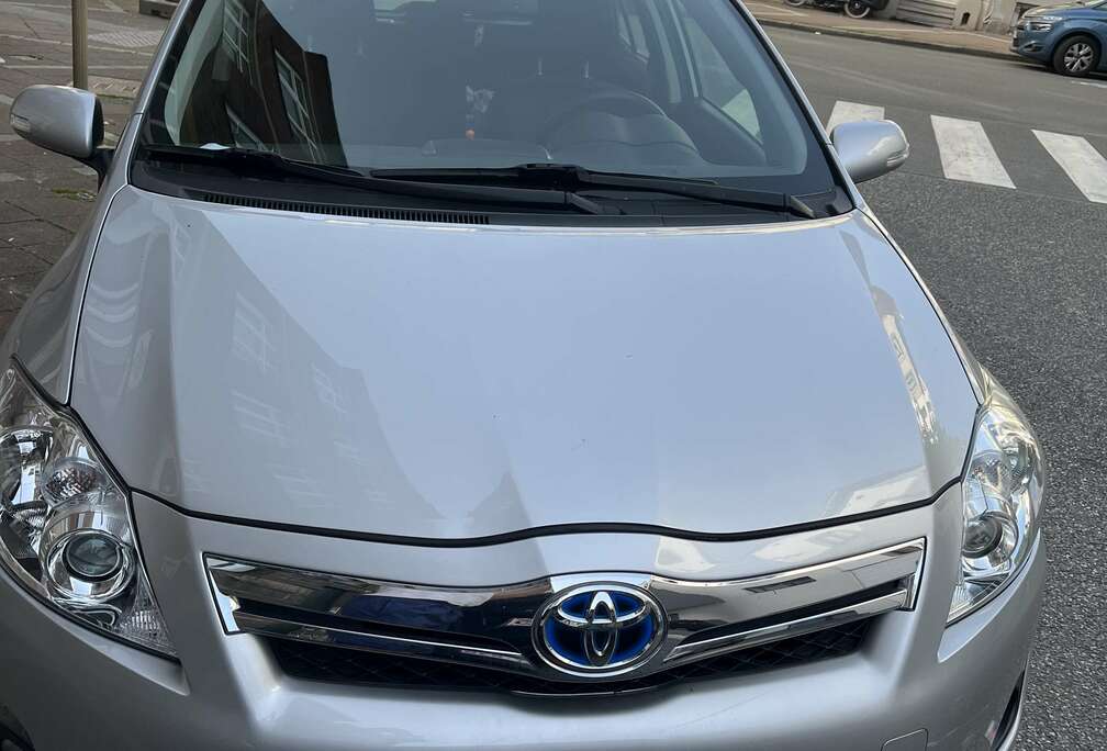 Toyota 1.8 Hybrid Executive