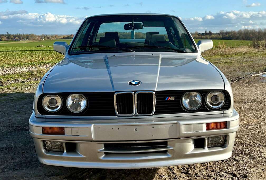 BMW E30 320is M3 italienne