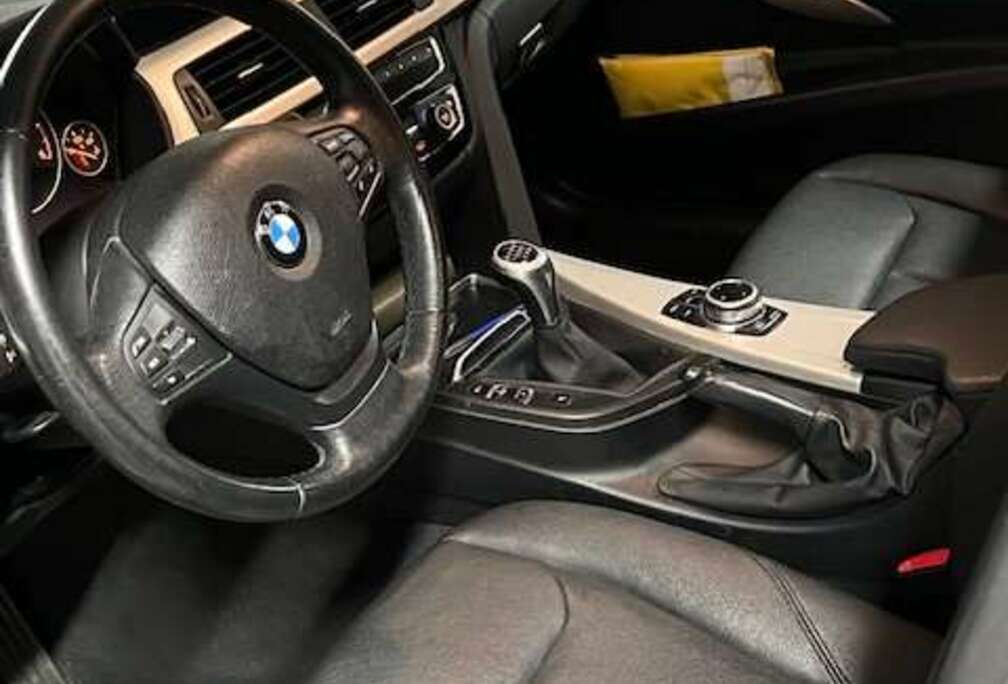 BMW 318d Touring Sport Line