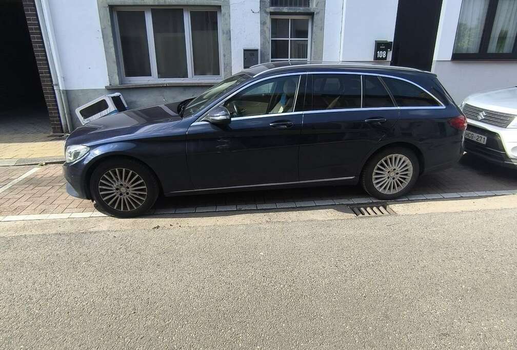 Mercedes-Benz 7G-TRONIC Exclusive Burmester HUD St