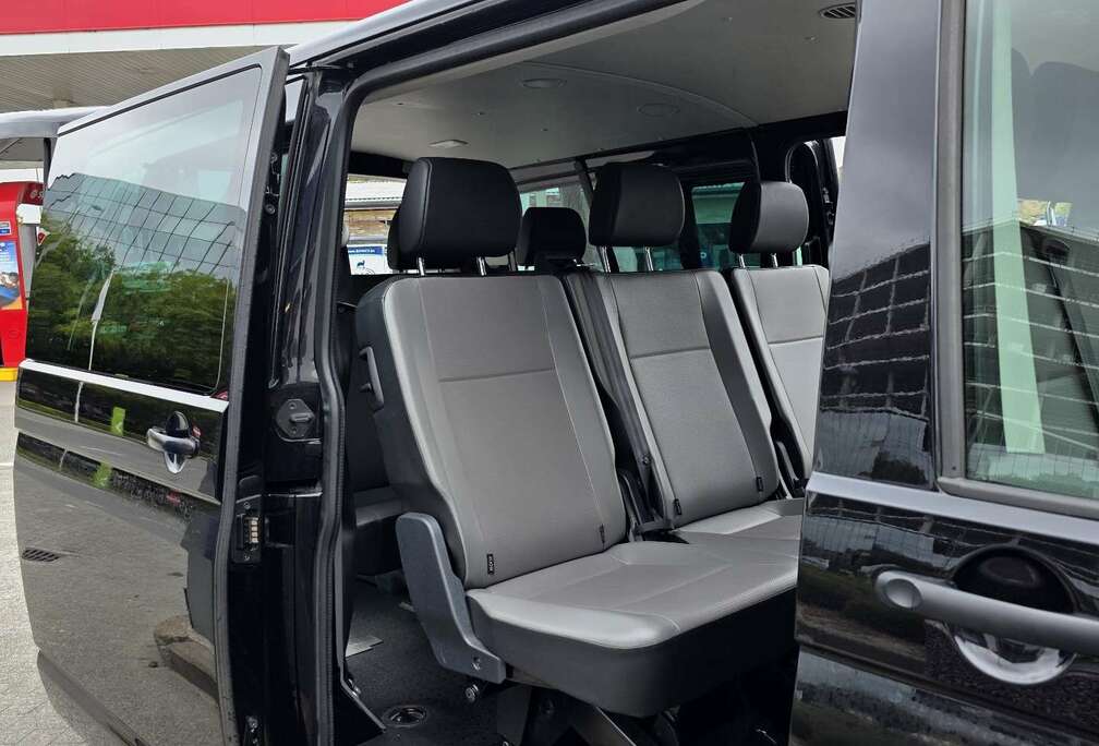 Volkswagen VW Transporter  8+1 places