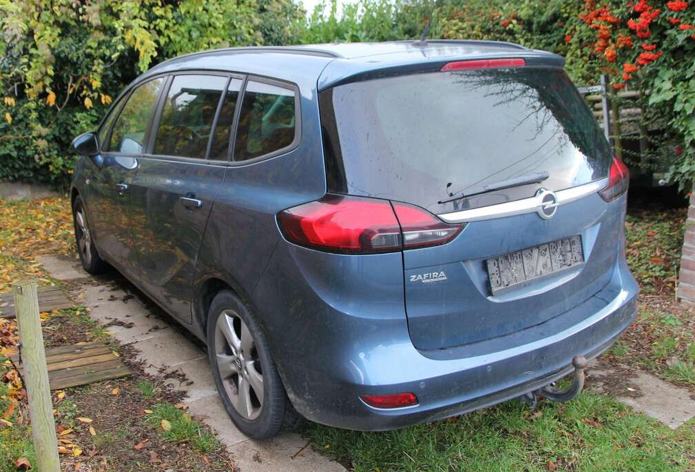 Opel Tourer essence 1.4l 120 Cv