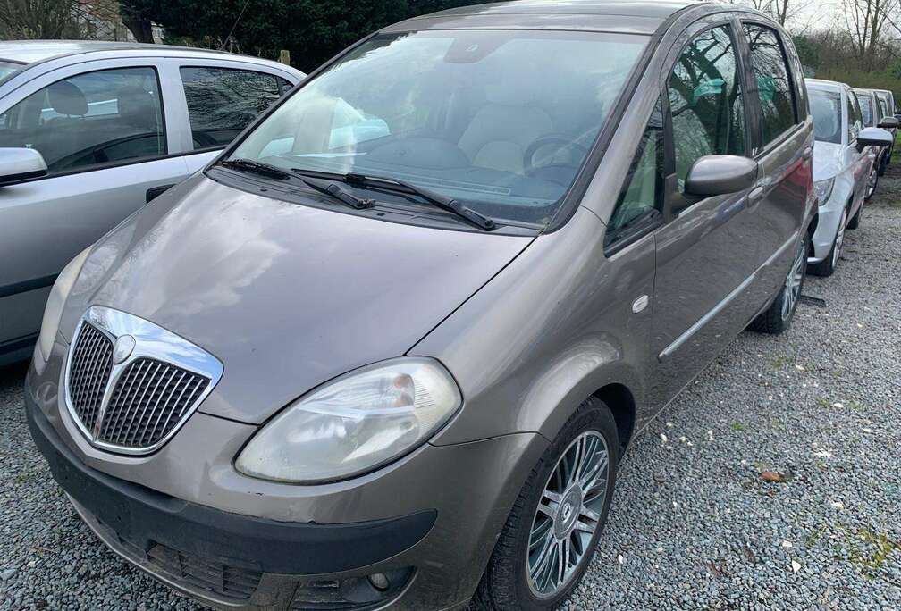 Lancia Musa 1.9 Multijet Platino