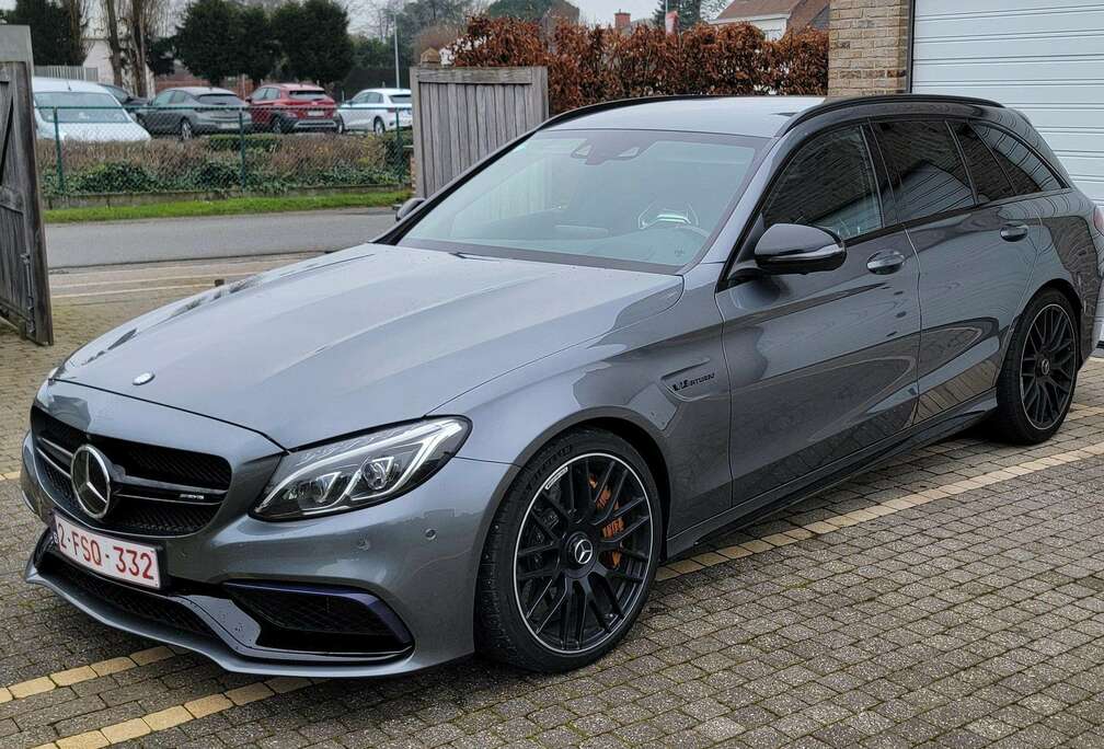 Mercedes-Benz c63S Carbon ceramic brakes & Carbon wheel