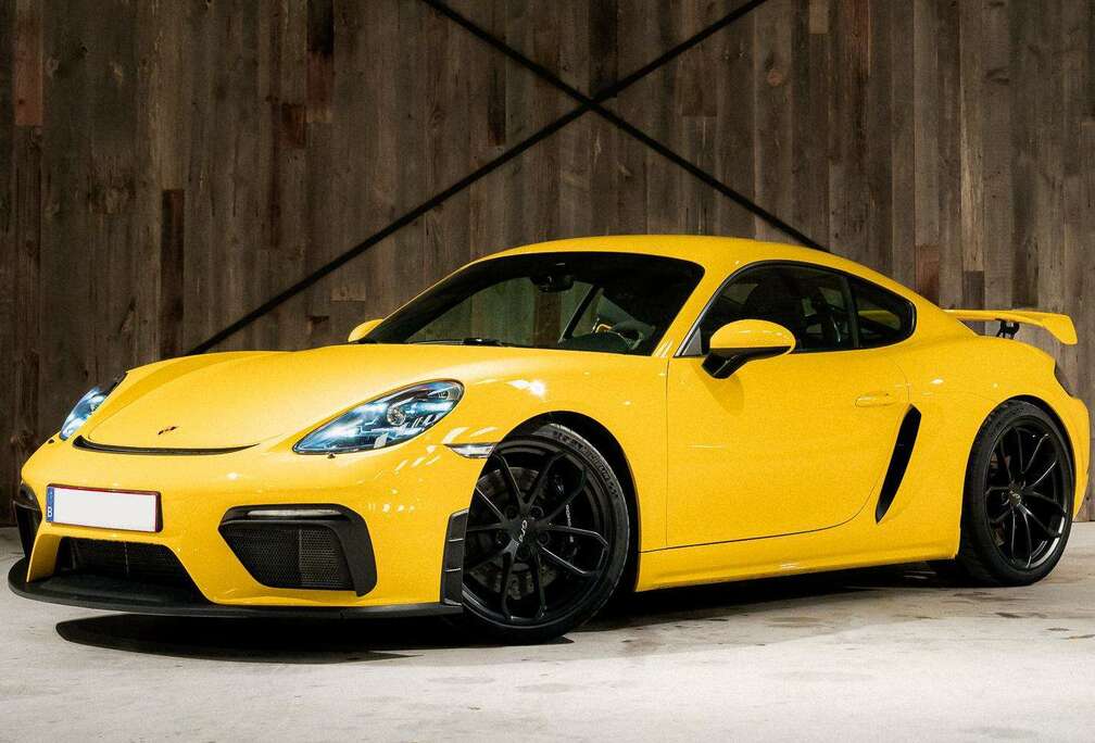Porsche GT4 / Clubsport / Racing Yellow