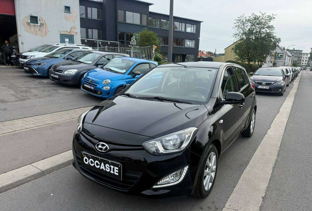 Hyundai i20 1.2i Comfort**12M GARANTIE**