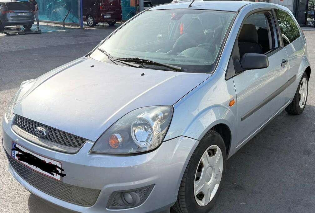Ford Fiesta 1.3i Start
