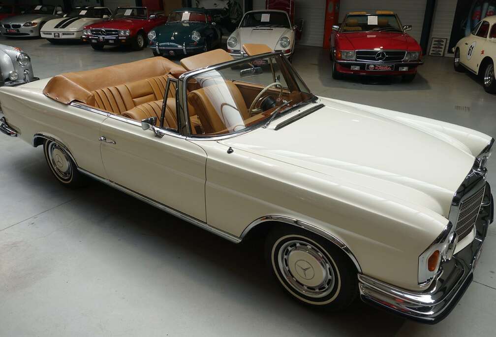 Mercedes-Benz 220 SE cabrio