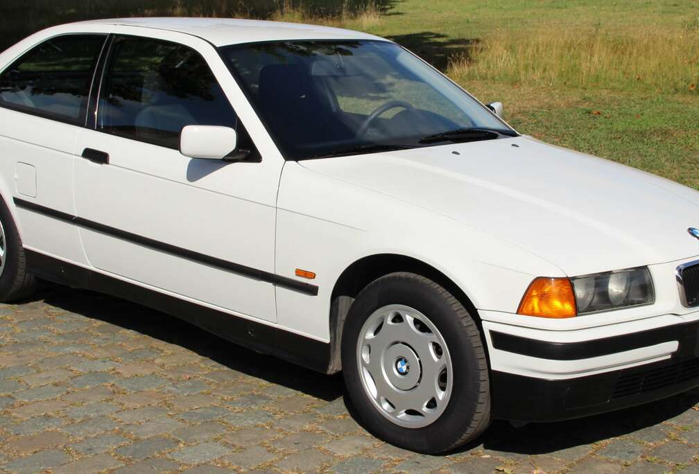 BMW 316i compact