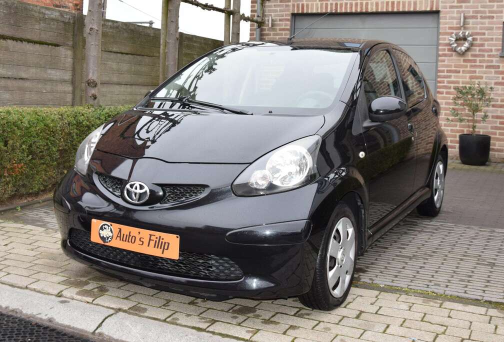 Toyota SUPER MOOIE TOYOTA AYGO MET MAAR SLECHTS 58.000KM