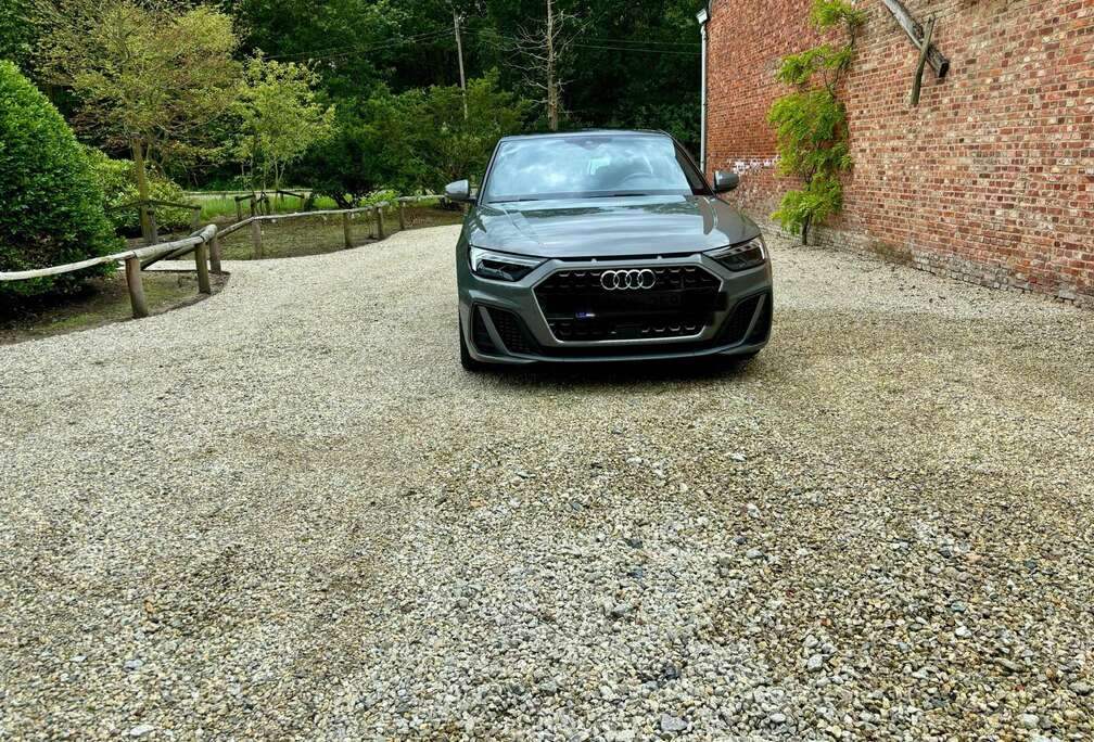 Audi 30 TFSI Sportback S line