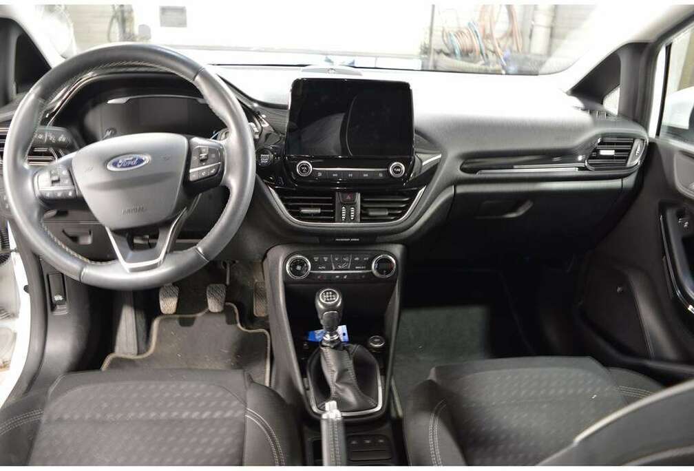 Ford Titanium X 1.0i EcoBoost mHEV 155ps / 114kW M6 GAR