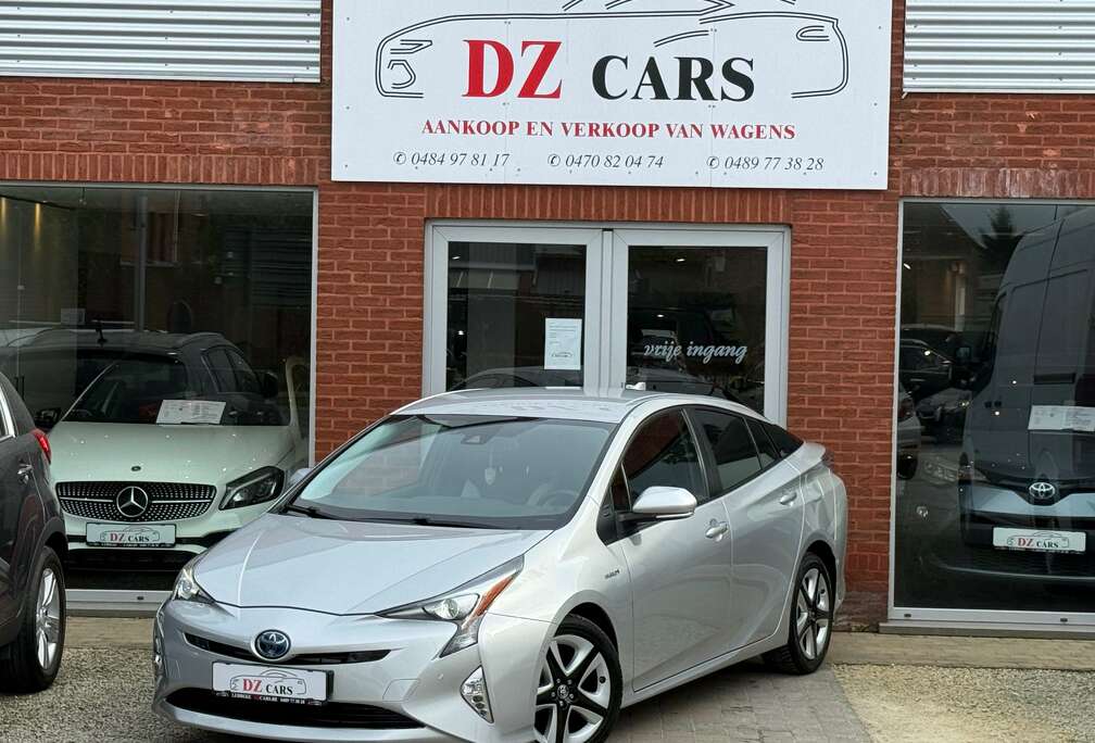 Toyota HYBRID 1.8I 98PK NAVI  CAMERA  HUD  ACC  LED