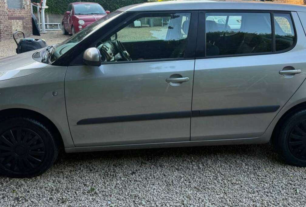Skoda Fabia 1.2 CR TDi AIRCO - 215000 km - GARANTIE 1AN - SUPERBE ETAT