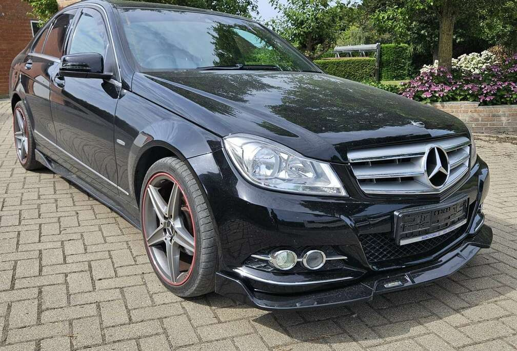 Mercedes-Benz Rechtsgestuurd