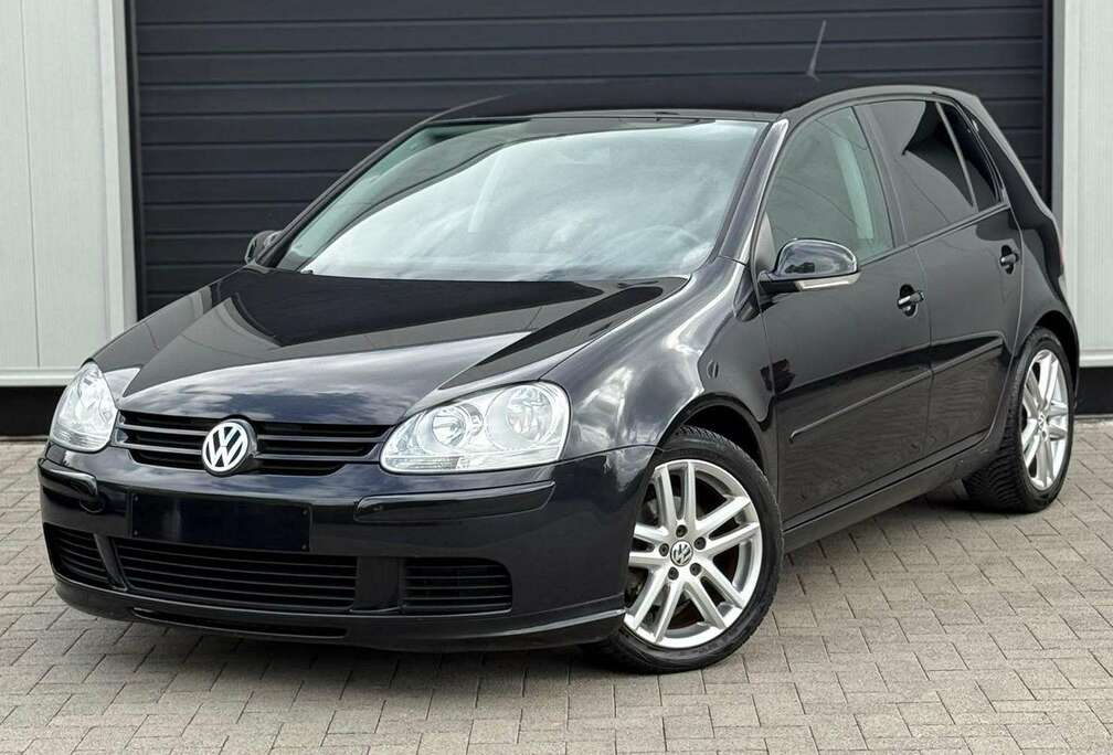 Volkswagen Volkswagen Golf 5 Édition Sport 1.6 FSI Essence Apple CarPlay