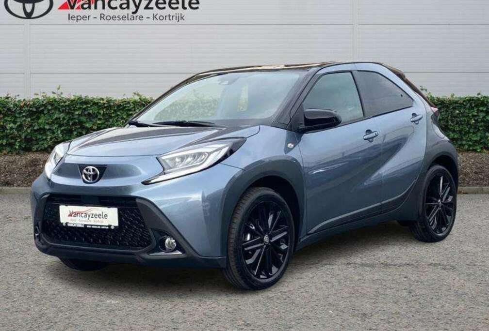 Toyota Black Edition+CAM+SENS VOOR&AC