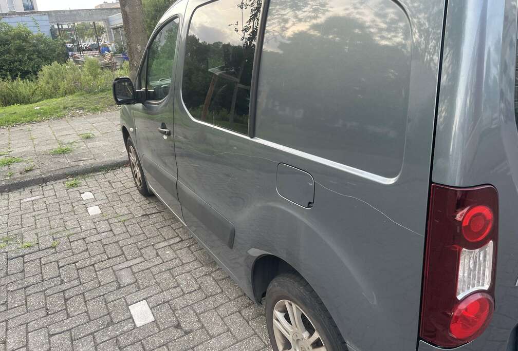 Citroen L1 1.6 e-HDi 90 FAP EGS6 S&S Niveau B