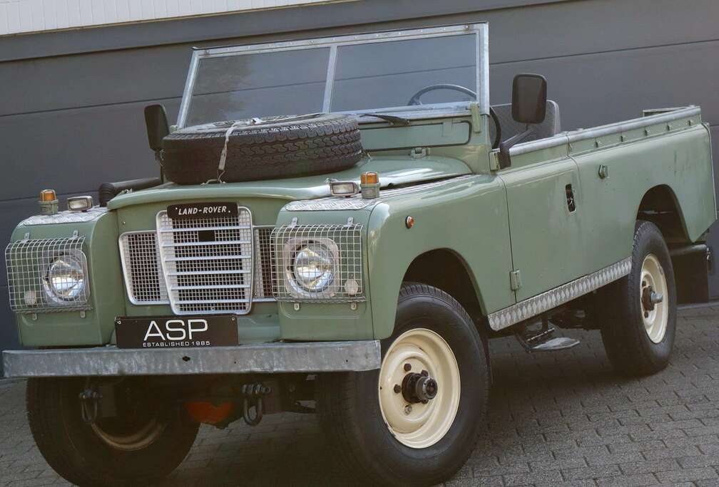 Land Rover III 109  Hardtop  1981