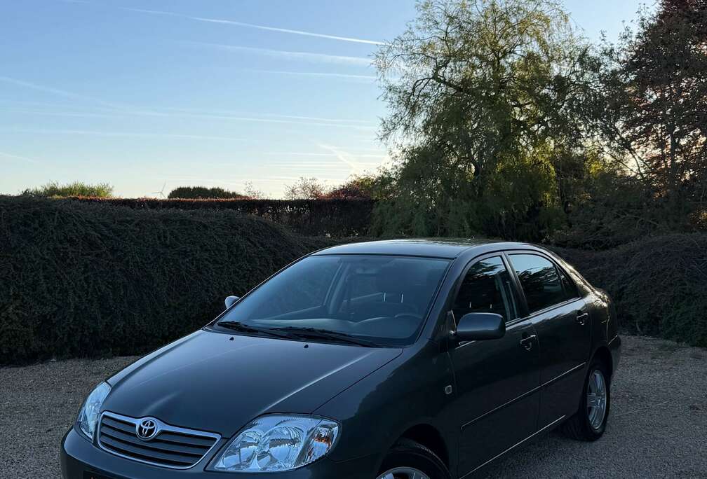 Toyota 4 PORTES BERLINE 1.4 Turbo D4D Linea Luna 26.000 KM  PREMIER PROPRIETAIRE ETAT NEUF