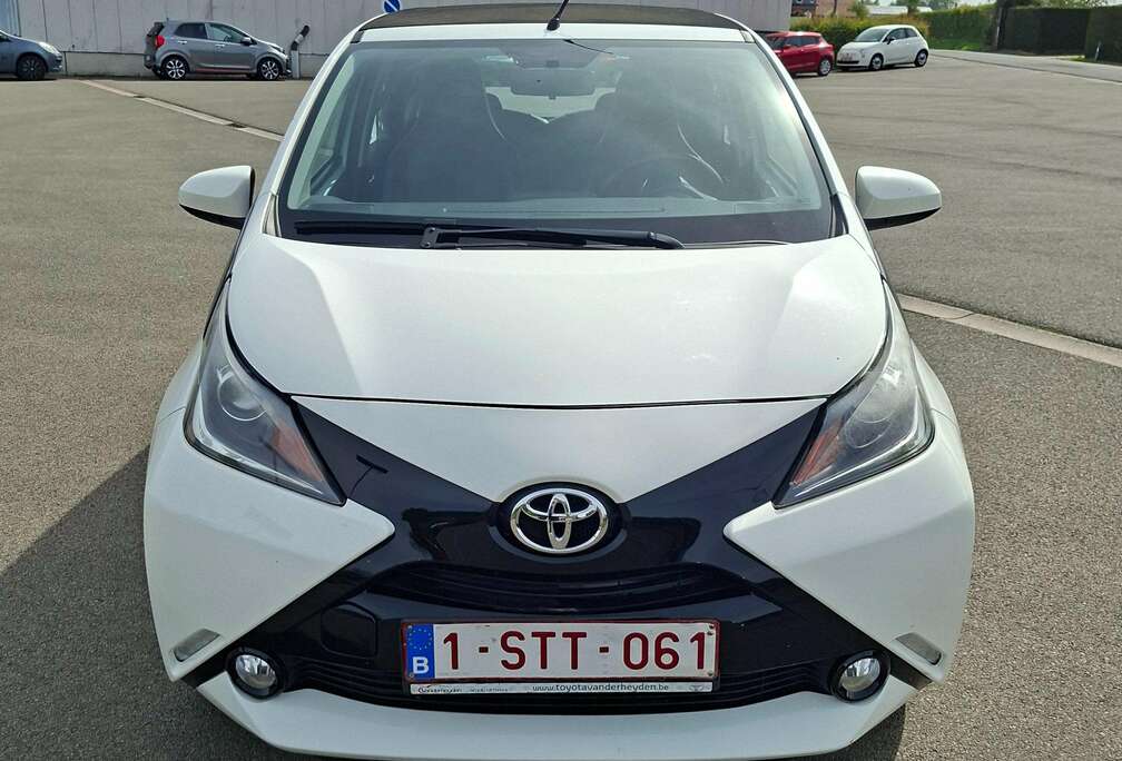 Toyota Aygo 1.0i VVT-i x-play and pack x-music M/M