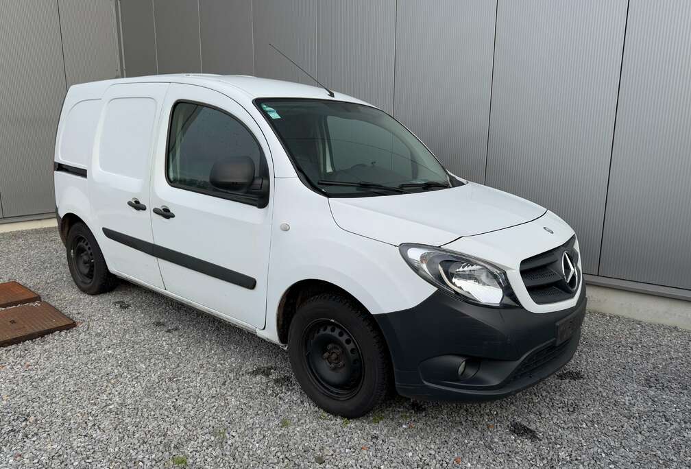 Mercedes-Benz Lichte vracht L1 1.5 cdti/Export of handelaar