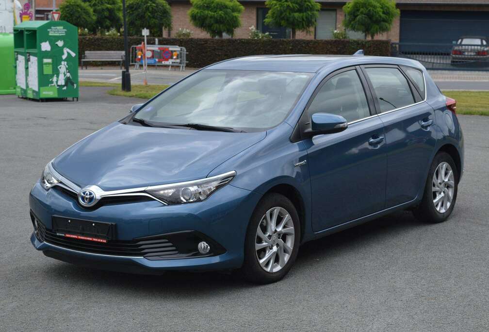 Toyota 1.8i HYBRIDE Dynamic E-CVT