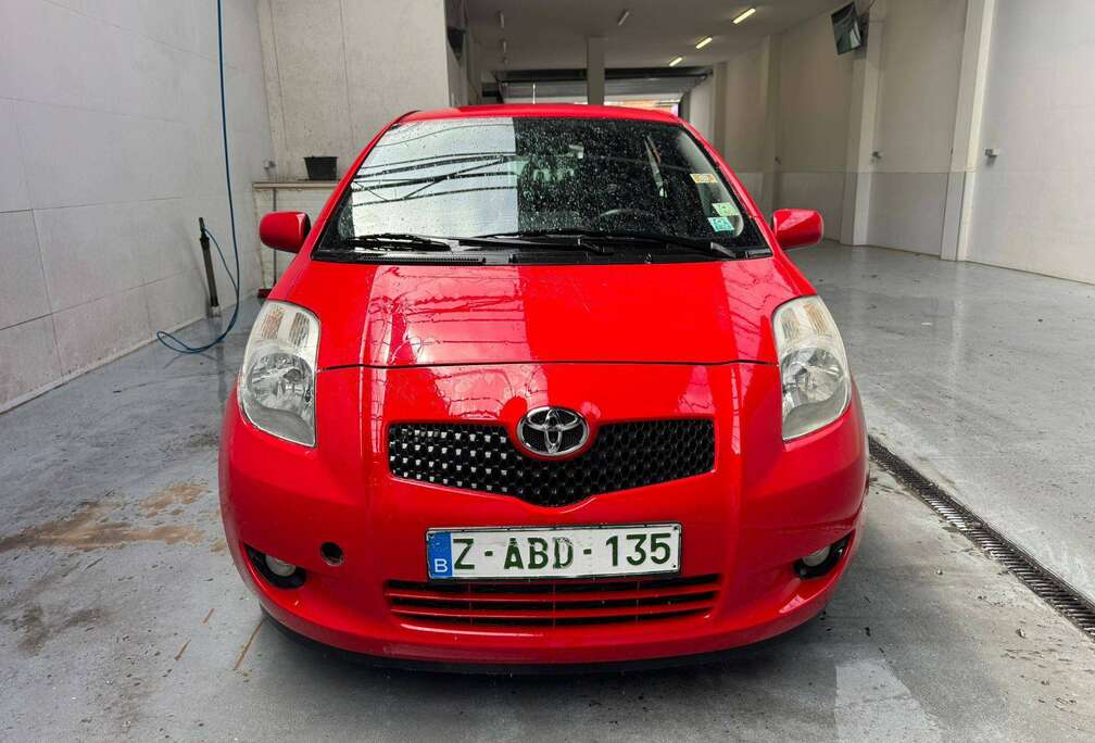 Toyota Yaris 1.3i VVT-i 16v Linea Sol