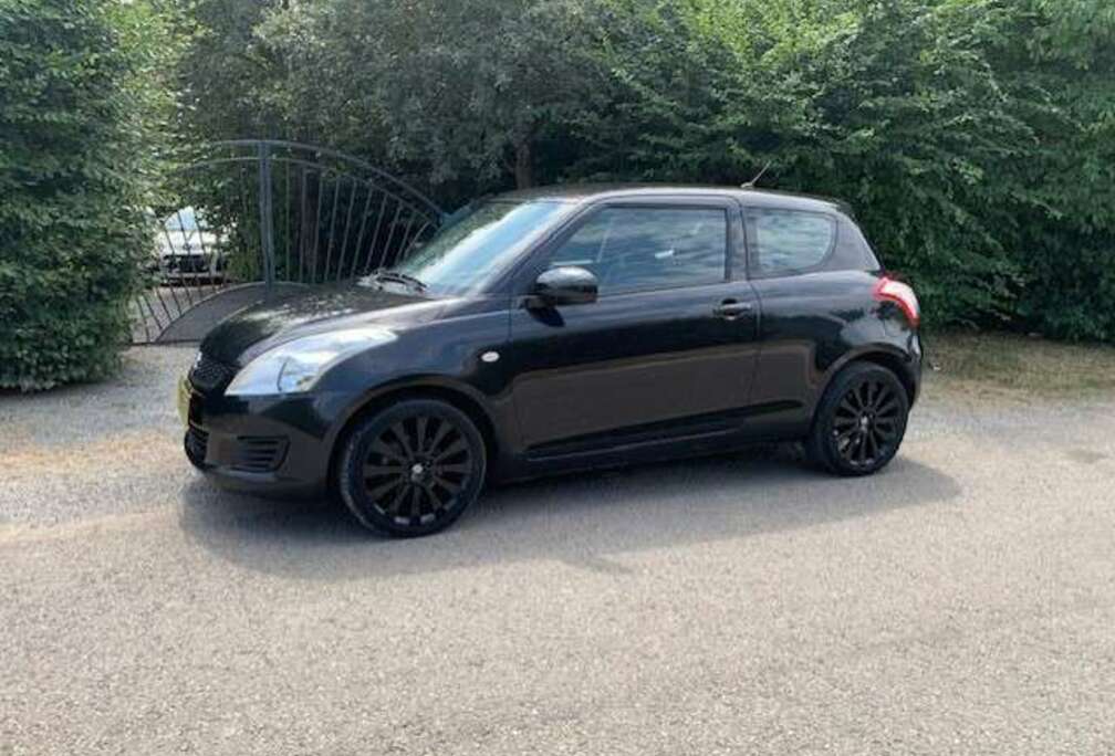 Suzuki Swift 1.2i GLX  SUPERBE!!!  LOOK SPORT!!! FULL BLACK!!! GARANTIE 1AN!!!