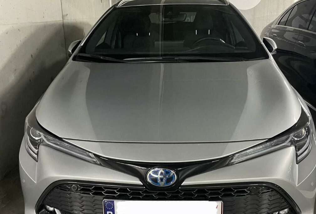 Toyota TS 1.8 Hybrid Premium e-CVT GPF