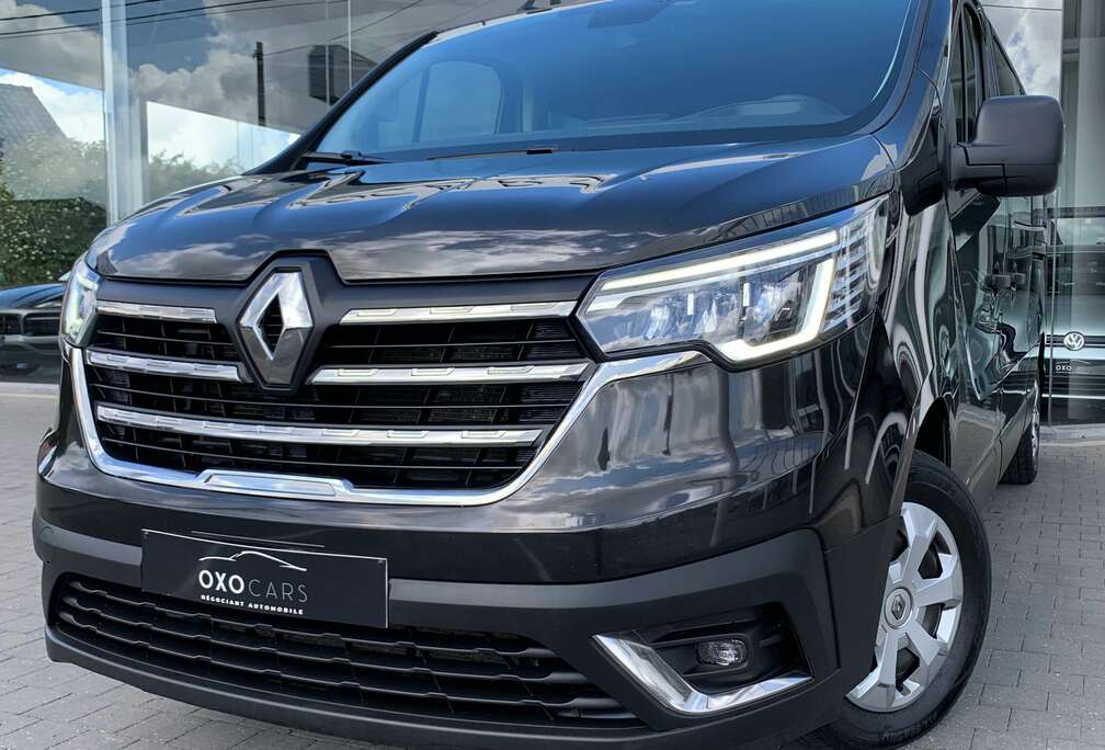 Renault XL 2.0 DCi 150 CV / Grand Passenger 8 Places / Long Châssis / 2 Portes Latérales/ Gps/ Camera/ CarPlay/ Attache Remorque