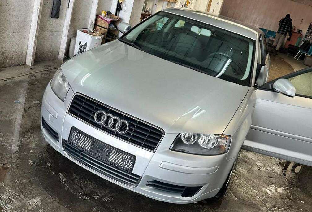 Audi 1.6i Ambiente