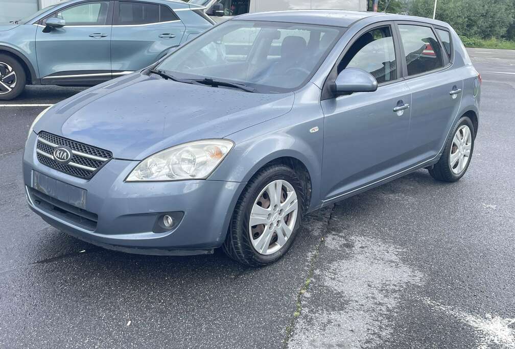 Kia 1.6i EX boîte automatique