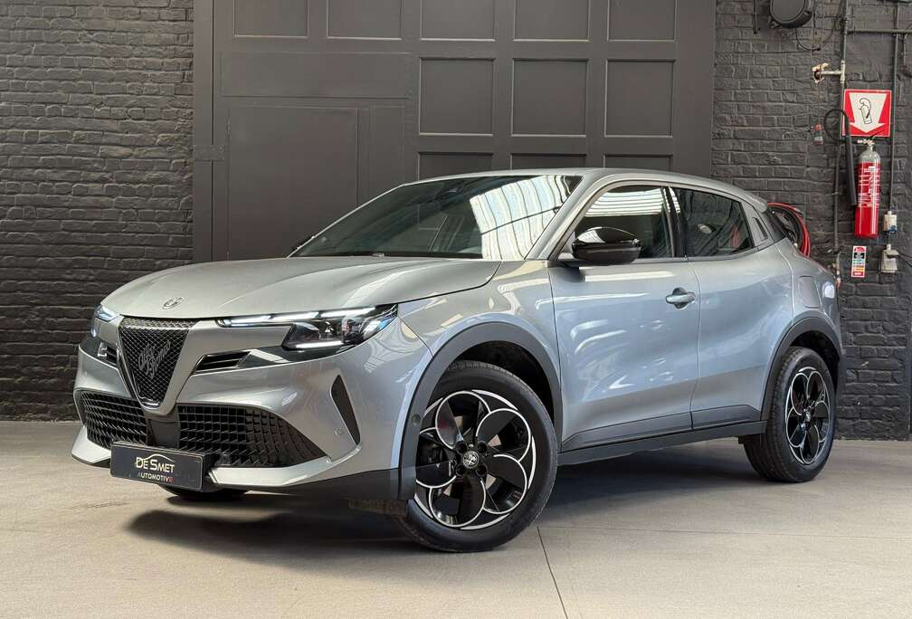 Alfa Romeo Junior 1.2 Turbo Hybrid Ibrida