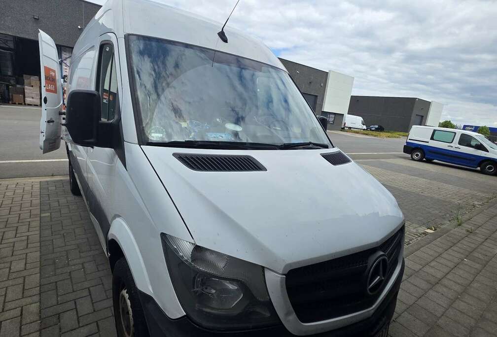 Mercedes-Benz 211 2.1 CDI L2H2 FWD Functional
