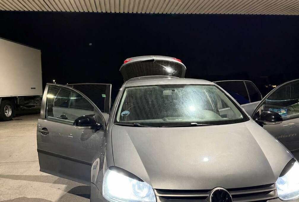 Volkswagen golf v 1.4tsi