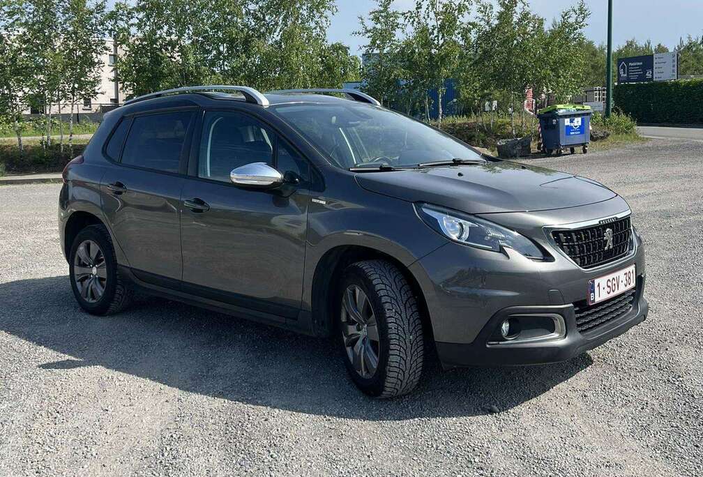 Peugeot 2008 1.2i PureTech Style