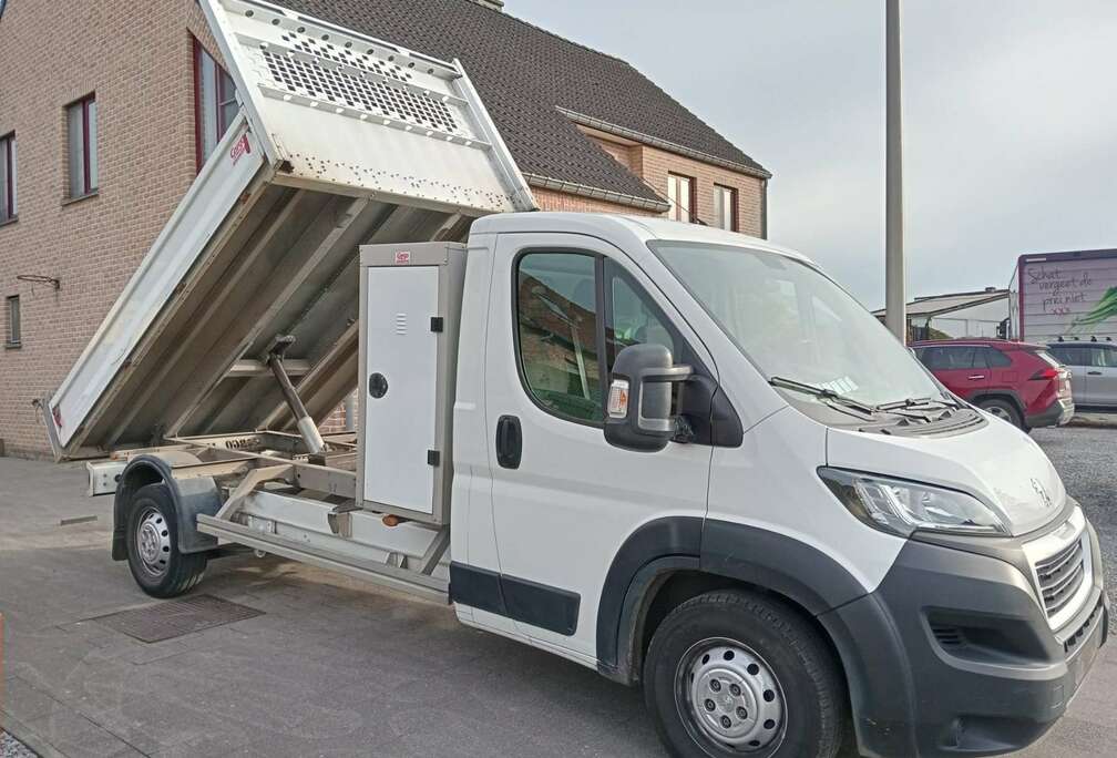 Peugeot Boxer met kipfunctie