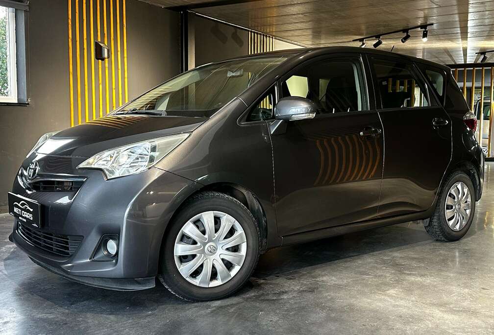 Toyota Verso S 1.33 VVT-i  Camera  Navi  Airco