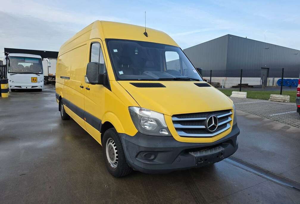 Mercedes-Benz 311 (Stock ID 10075)